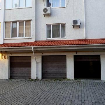 Паркова вул., 3