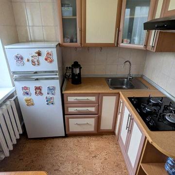 Познанська вул., 8