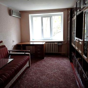 В продаже две приватизированные комнаты в общежитии на ЮТЗ 2/9