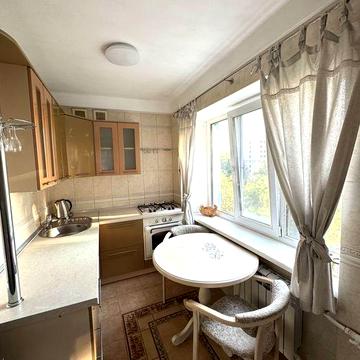 1 кім квартира . ЄВРО-РЕМОНТ. м. Нивки 8хв.пішки. Ґалаґани. Газ.Бойлер