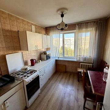 Продаж 3-кімнатної квартири вул. Наукова ( Сільпо)