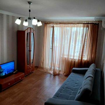 1-кім на 1-му Занасипі з меблями та технікою