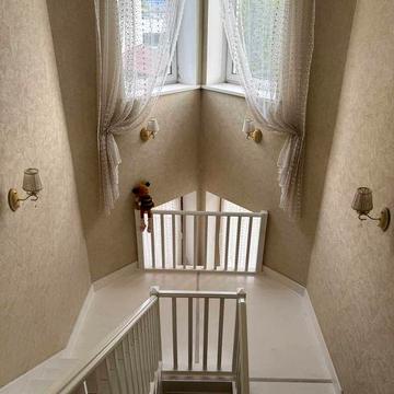 Продам 2х этажный Дом. Элитный район Днепр ул. Святкова. Площадь 295м2