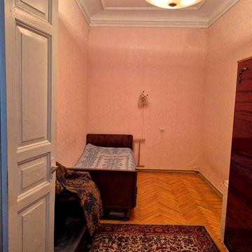 Трикімнатна квартира , довгостроково, пров. Сеченова, ( Пастера]