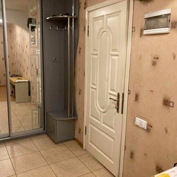 Метро Житомирська -3 хв. пішки, Святошинська площа,1 Академмістечко