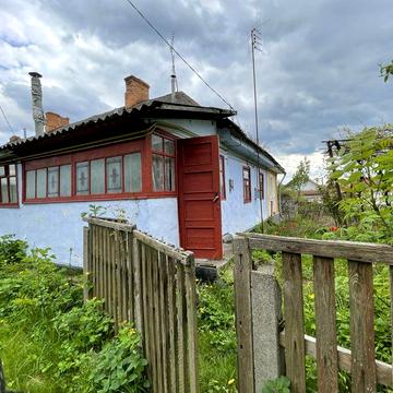 Продам 2-х кімнатну квартиру в одноповерховому  будинку
