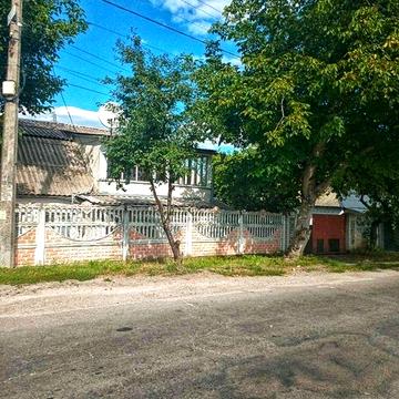 Продам ч/б поруч Таращанський м-в!