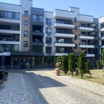 Квітки Цісик вул. (Гамарника), 32