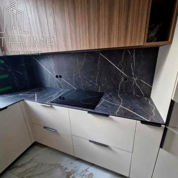 Велика Васильківська вул. (Червоноармійська), 2