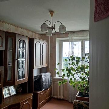 Продається 4-кімнатна квартира