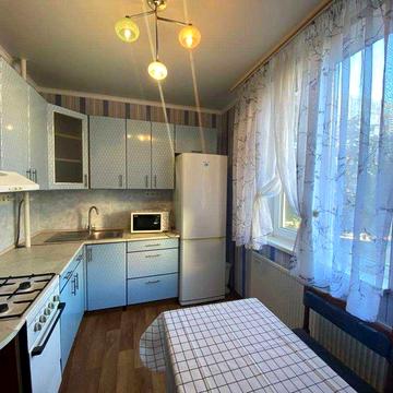 Продаётся 2-комнатная квартира на Макулане, Всебратское-2