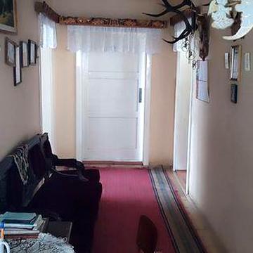 Продаж будинку неподалік центра міста / Будинок з хорошою локацією