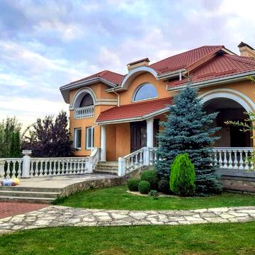 Продаж 2 поверх. будинку на угловій ділянці 12 соток