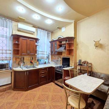 Продам 3х к.кв метро Научная,  Центр,  сталинка