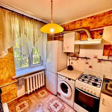 Продаж однокімнатної на Вишгородській 46А.