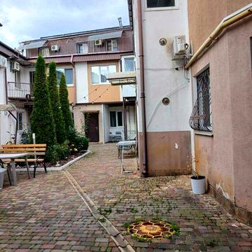 Аренда 2х комнатной кв в центре (Таунхаус)