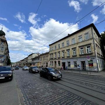 Продам квартиру поруч з центром