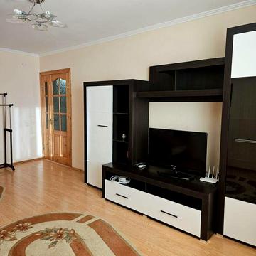 1к чешка, ВЛАСНИК, парк Жовтневий