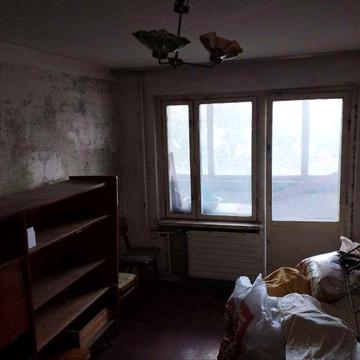 Продаж 2к квартири 43 кв. м на вул. Богатирська буд. 4