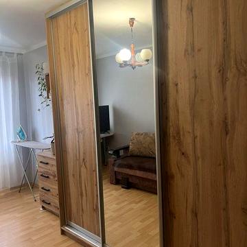 Здається від власника 2-х кімнатна квартира + кухня студія
