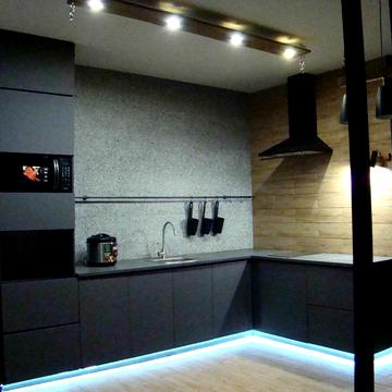 Миколи Гулака вул., 4