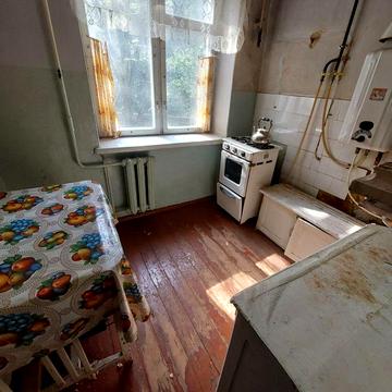 Продам 2 кімнатну  квартиру , 2 поверх,  цегляний будинок  Терміново