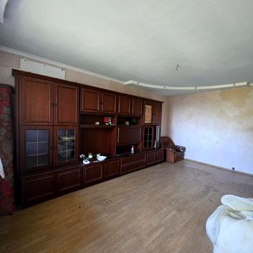 Металургів просп., 84г