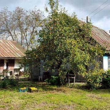 Продається частина будинку з земельною ділянкою