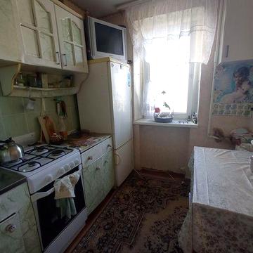 Продам однокомнатную "гостинку" на В. Шума