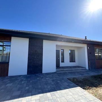 Продаж 3к Дім Богатирська вулиця