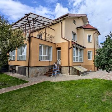 Тисменицька вул., 220А