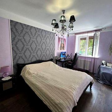Продаж 2 кім. квартири з індивідуальним опаленням Зелена/Дністерська