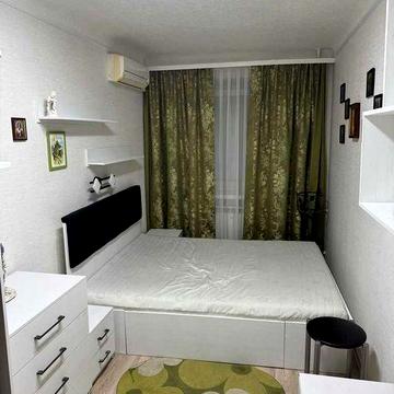 Продам 3х комнатную квартиру.  Шевченковский район. Метро 23 Августа.