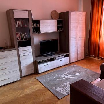 Івана Миколайчука вул., 17