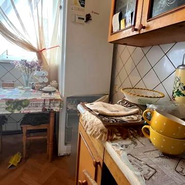 Зернова вул., 6/6