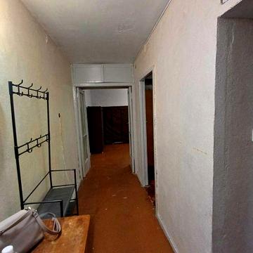 Продам  2 ком в Приморском районе