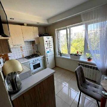 Продаётся 2 ком. ул. Проспект Юбилейный в Хортицком районе.