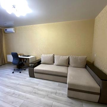 Миру вул., 51