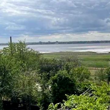Свой рядом со всей городской инфраструктурой