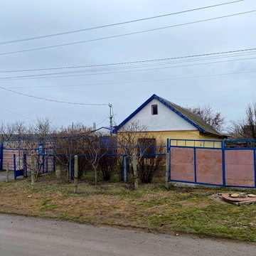 Продаж будинку за три кілометри від моря