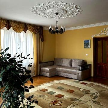 Оренда на довготривалий термін поверху в приватному будинку