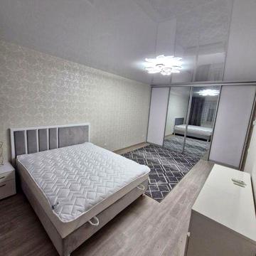 Здається 2х кім квартира на Замості 18000+