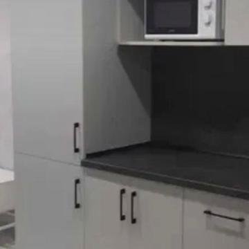 Пл.мистецькі ворота, 9