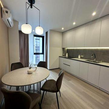 Продається з дизайнерським ремонтом 3-х кімнатна квартира ЖК Манхетен