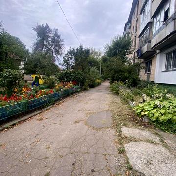 Володимира Ложешнікова вул., 16