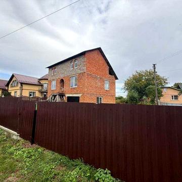 Продаж будинку в селі Черніїв.