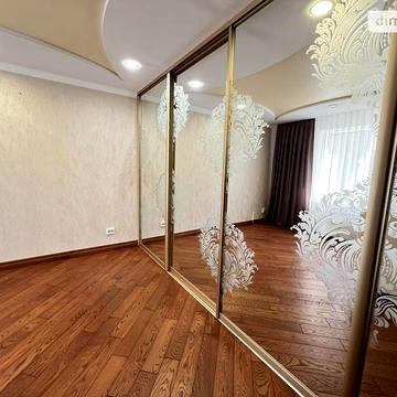 Продаж 3к Квартира Євгена Коновальця вулиця