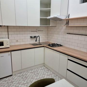 Пантелеймона Куліша вул., 27