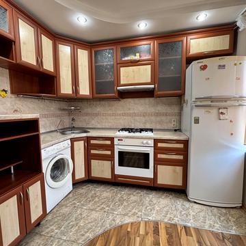 Спартака Маковського вул. (Косигіна), 10
