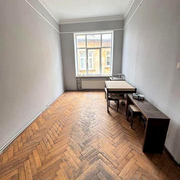 Продаж 4-х кімнатної квартир по вулиці Січових Стрільців ( р-н Пузатої